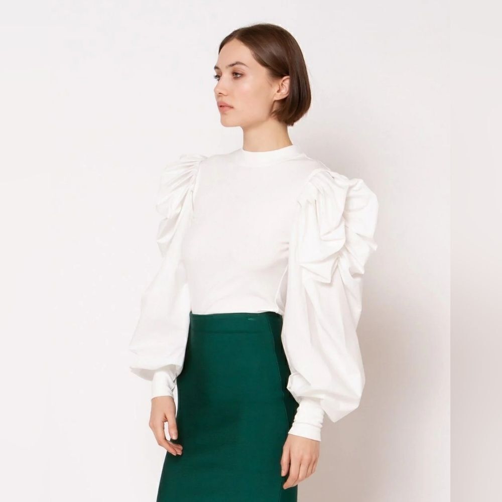 NWT Gracia puff sleeve top
